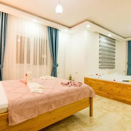 Guclu Villa Kas